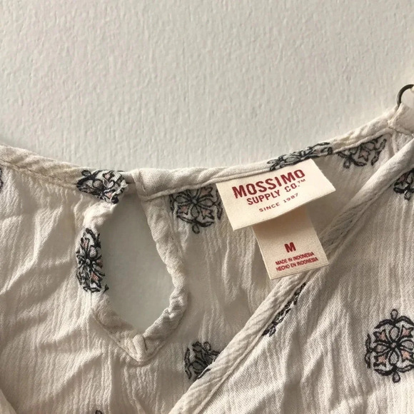 Mossimo Supply Co summer crop top - Picture 3 of 4